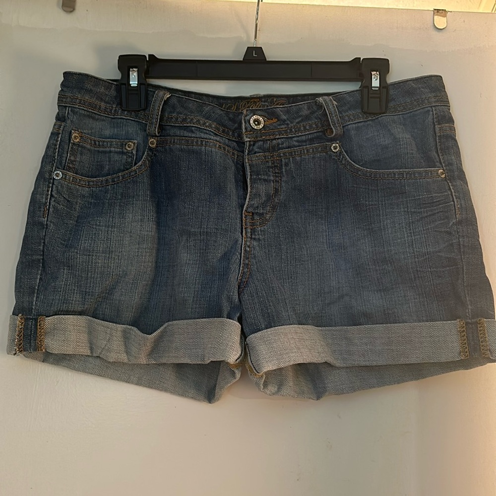 Short denim shorts